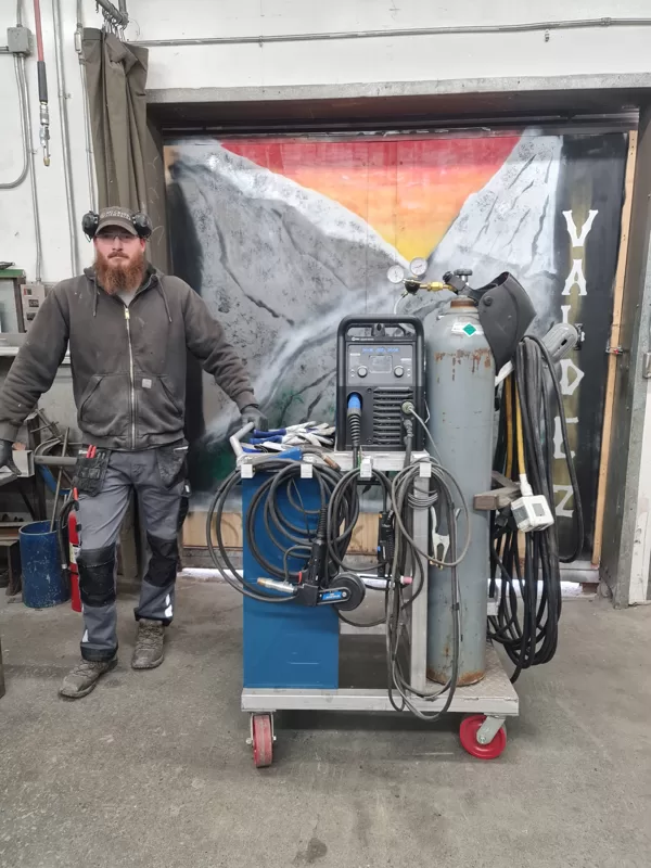 CUSTOM WELD CART
